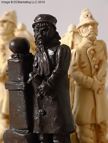 Sherlock Holmes (Small) Plain Theme Chess Set